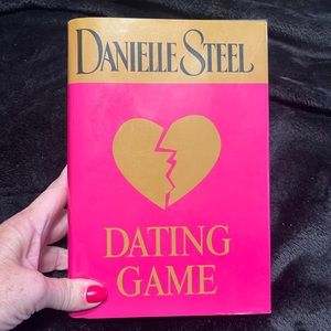Danielle Steel hardcover The Dating Game. EUC. Great for beach read!